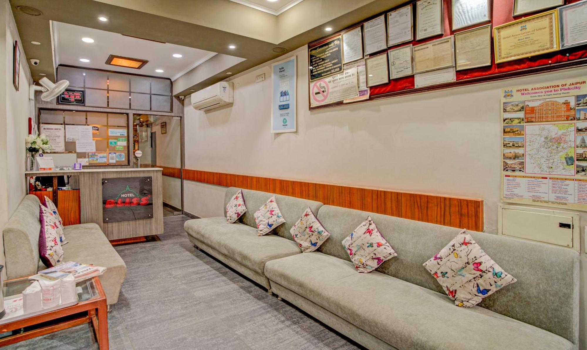 Treebo Bliss Hotel Джайпур Екстериор снимка
