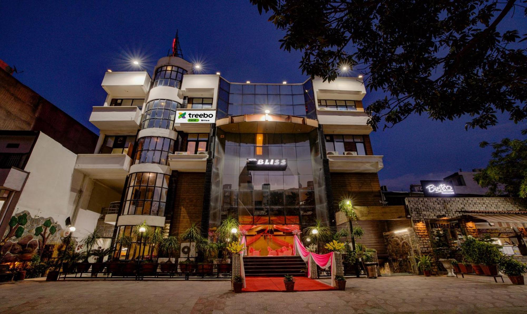 Treebo Bliss Hotel Джайпур Екстериор снимка