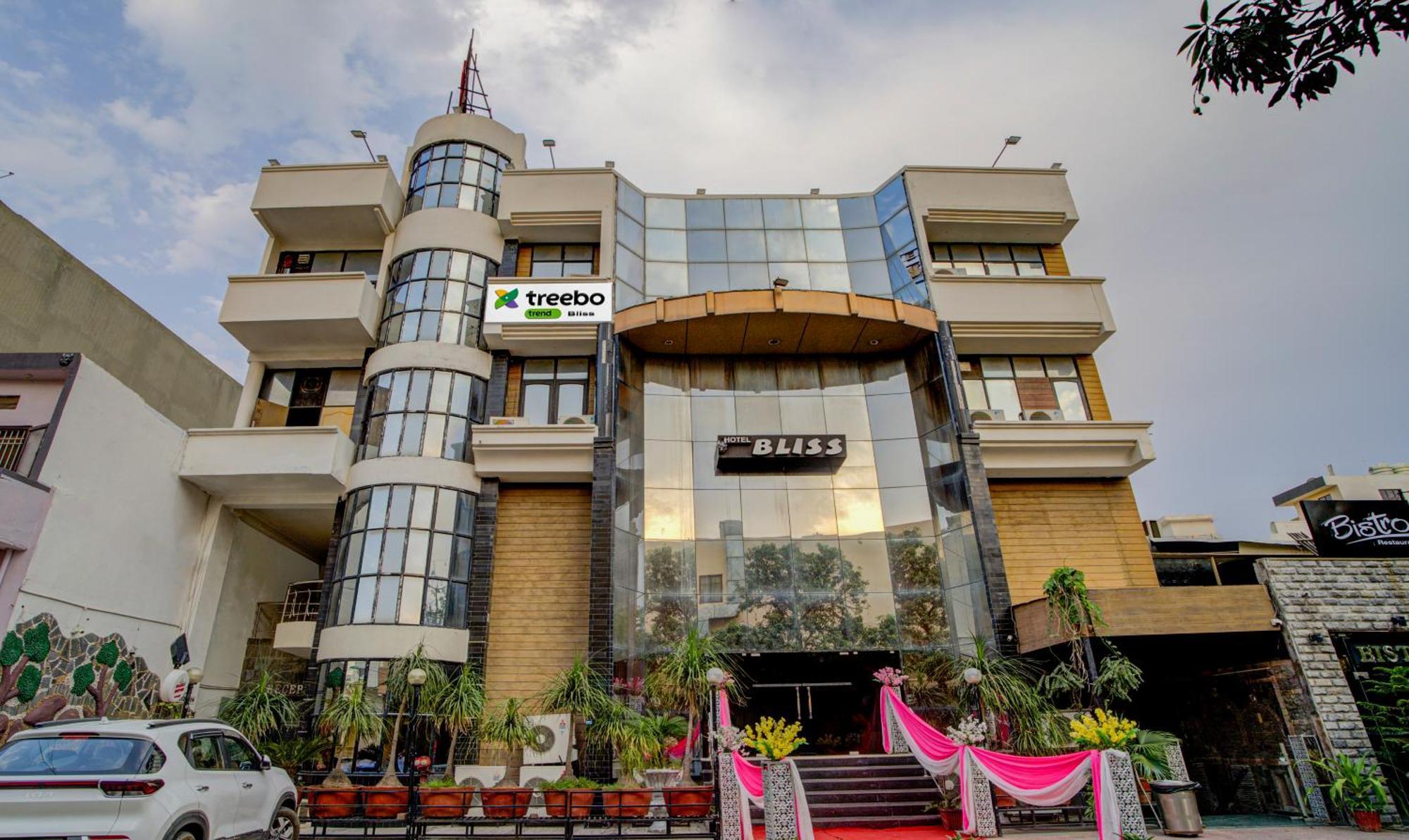 Treebo Bliss Hotel Джайпур Екстериор снимка